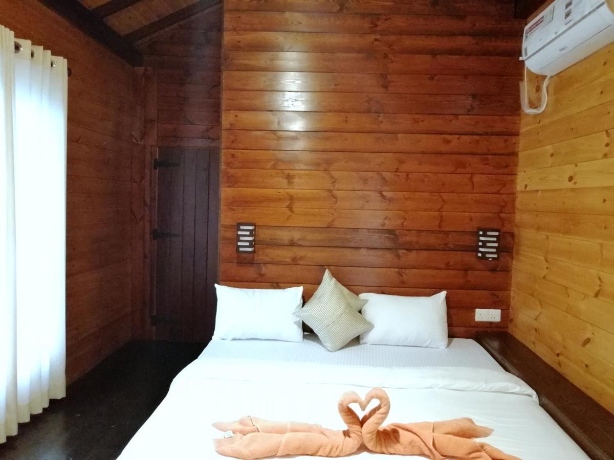 The Cabin Ella Exterior photo